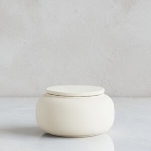 SERES mini – handgemaakte eco urn in zacht beige engobe (200 ml)