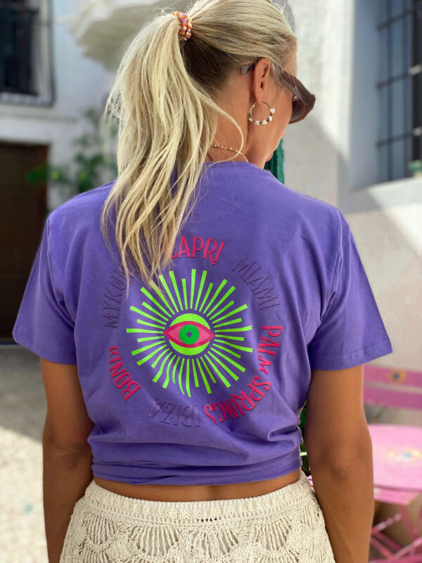 Tshirt 'All Eyes on Me' maat S
