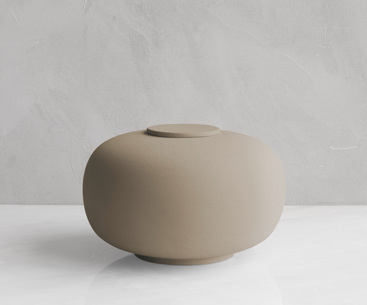 NOMA – handgemaakte eco urne in zandkleurig engobe